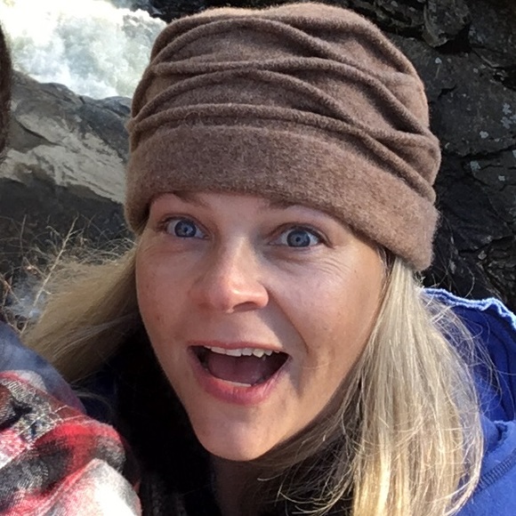 Meet your Posher, MeLissa - Picture 2 of 7